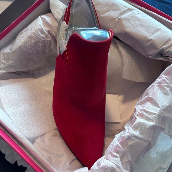 VINCE CAMUTO • Red Suede Heel Bootie • 7M • - Picture 3 of 11